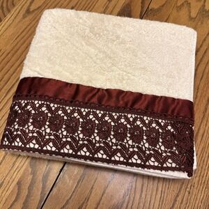 Croscill Home Beige Bath Towel Burgundy Satin & Lace Edge Crochet Flower Vintage